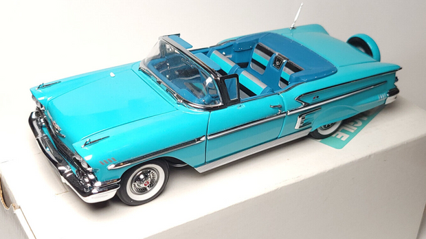 Danbury Mint 1958 Chevy Impala Convertible Blue 1/24