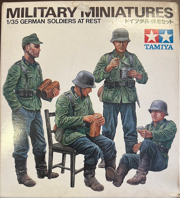 1 /35 scale Military Miniatures - German Soldiers At Rest