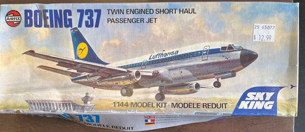 BOENG 737 TWIN ENGINED SHORT HAUL PASSENGER JET -1/144 scale