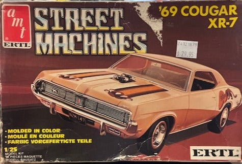 Street Machine '69 Cougar XR-7- 1/ 25 scale