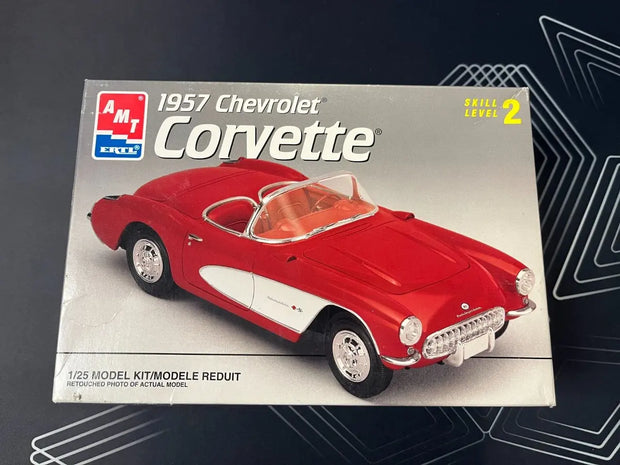 AMT ERTL 1957 Chevrolet Corvette 1/25 Scale Model Kit #8212