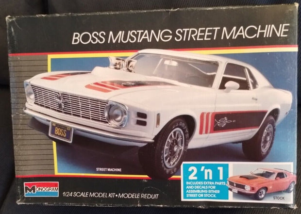 Boss Mustang Street Machine 2'n 1 scale model kit