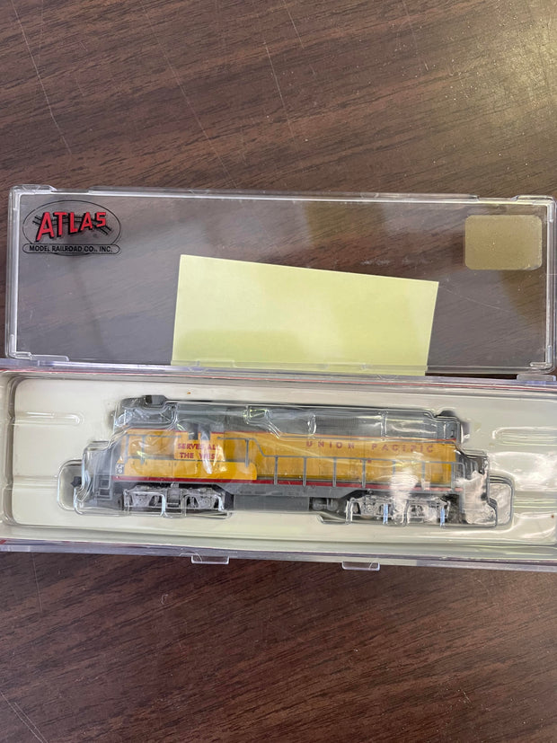 Atlas N gauge Union Pacific #198, #48333 GP-9 Ph. 2