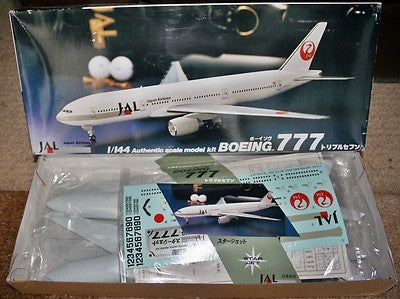 1/144 scale- Authentic Scale Model Kit Boeing 777
