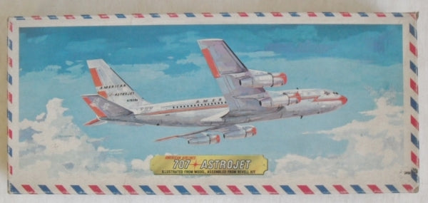 1:143 Scale-American Airlines  Boeing 707 Astrojet (vintage)