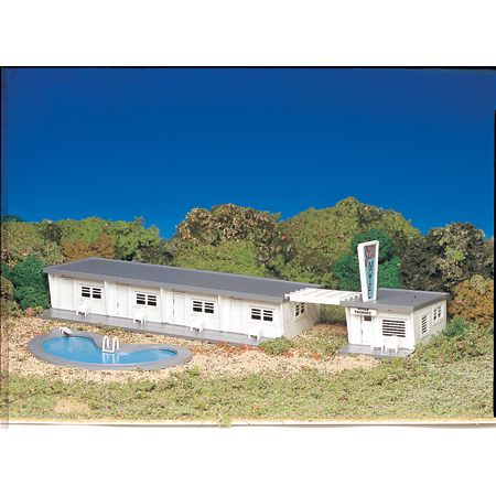 Plasticville Motel with Pool HO